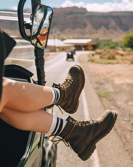 Botas Con Cordones Dr. Martens 1460 Mujer Marrom MX-52439